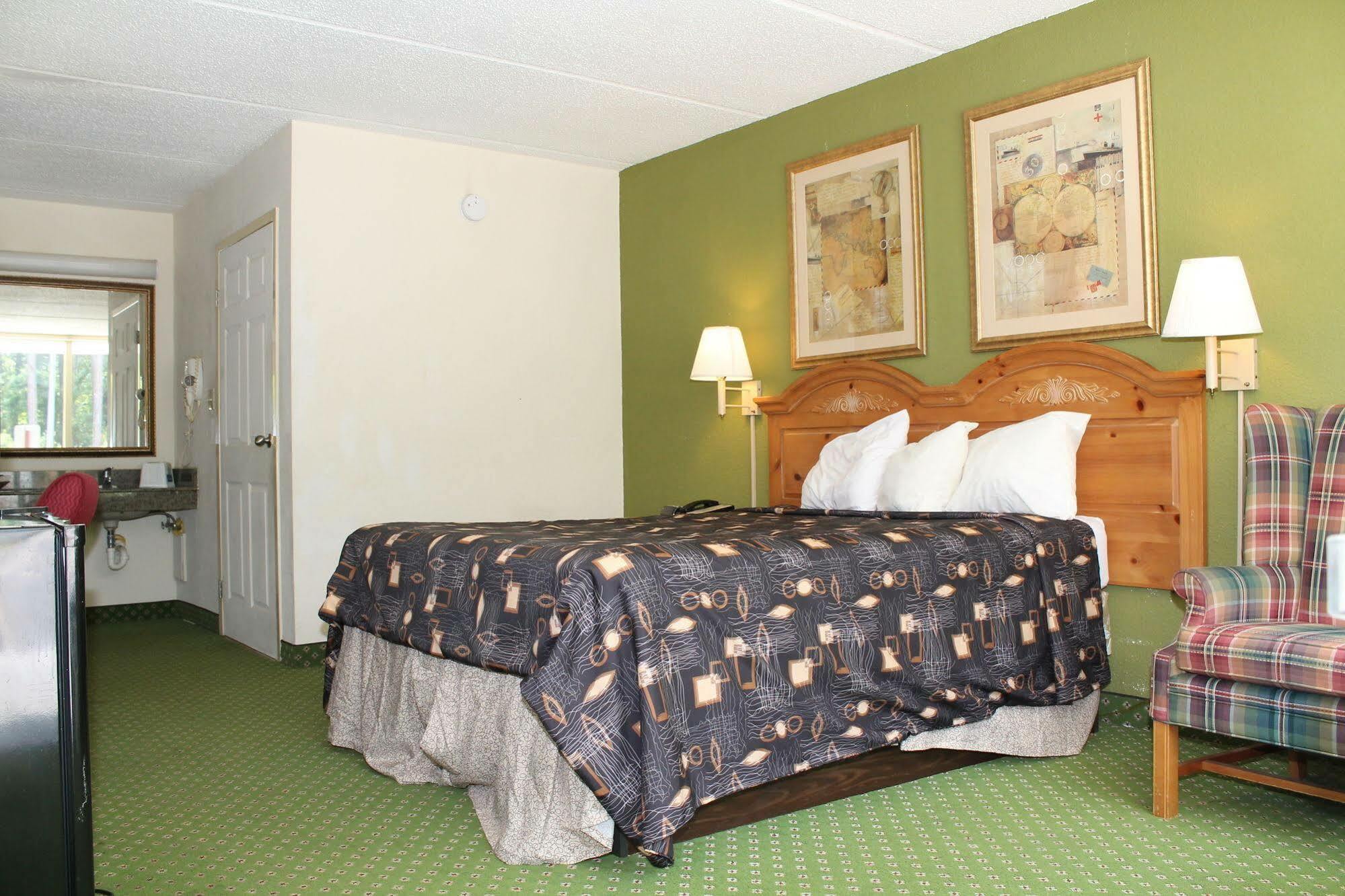 Travelers Inn Кингсленд Экстерьер фото