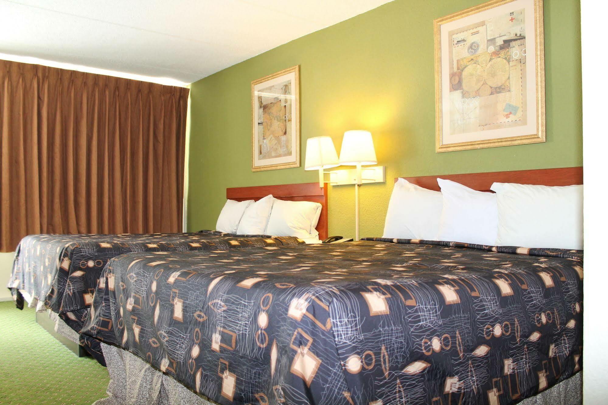 Travelers Inn Кингсленд Экстерьер фото